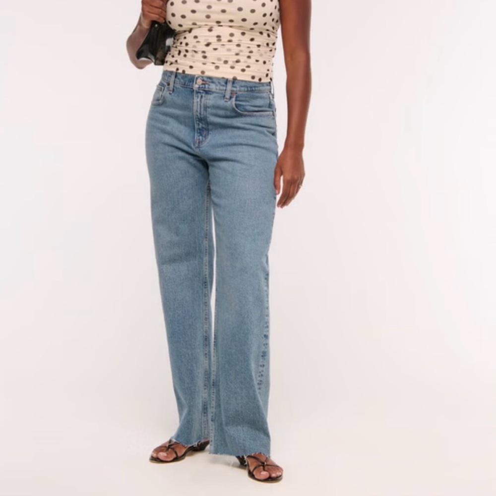 Abercrombie & Fitch High Rise 90s Relaxed Raw Hem Jean